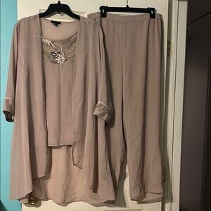 Stylish Beige Three (3) Piece Set. New/no wear. Size 14W.
